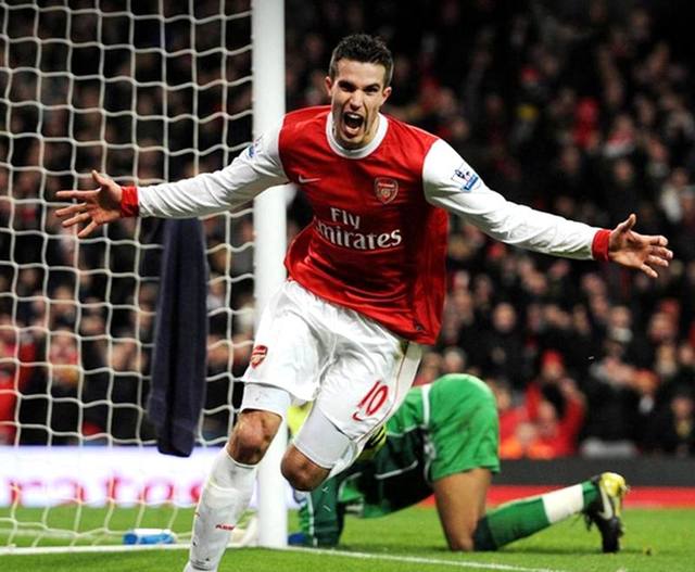 萨拉赫或冬窗加盟利雅得新月，年薪2亿转会费超5300万欧元（萨拉赫有望冬窗加盟利雅得新月，转会费超5300万欧元、年薪达2亿）