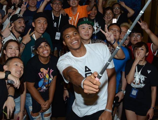 凯恩德甲首秀惊艳（凯恩德甲处子秀惊艳全场）