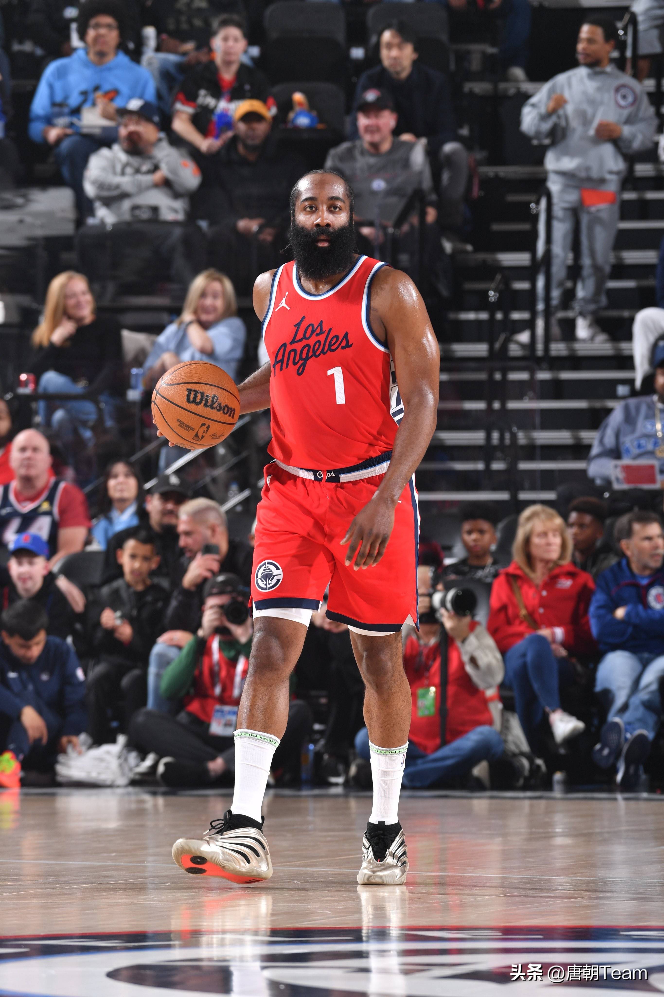 FIFA女足最新排名：中国女足下降1位至第17，亚洲第4（FIFA女足排名更新：中国女足降至第17位 位列亚洲第4）