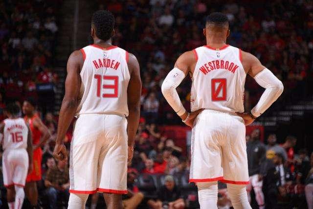 明日步行者战国王伤病：内史密斯、谢泼德等6人继续缺席（步行者明日对阵国王伤情：内史密斯、谢泼德在内6人仍将缺席）