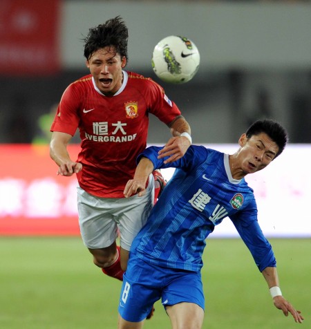 欧冠半场：杜兰、多尔贝格破门，卡拉巴克1-1阿贾克斯（欧冠半场战报：杜兰、多尔贝格相继破门，卡拉巴克暂与阿贾克斯1-1）