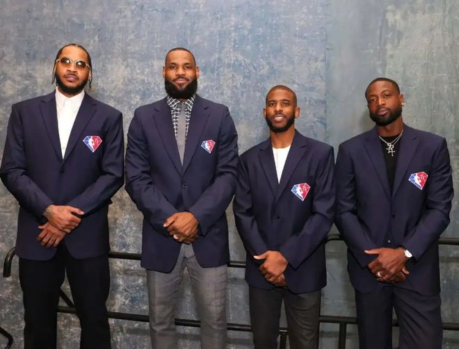 NBA球队换帅对赛季影响分析（NBA主帅更替对赛季走势的影响解读）