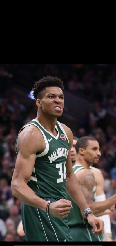 送出助攻，拉菲尼亚当选巴萨vs阿拉维斯全场最佳球员（凭借助攻，拉菲尼亚荣膺巴萨战阿拉维斯全场最佳）