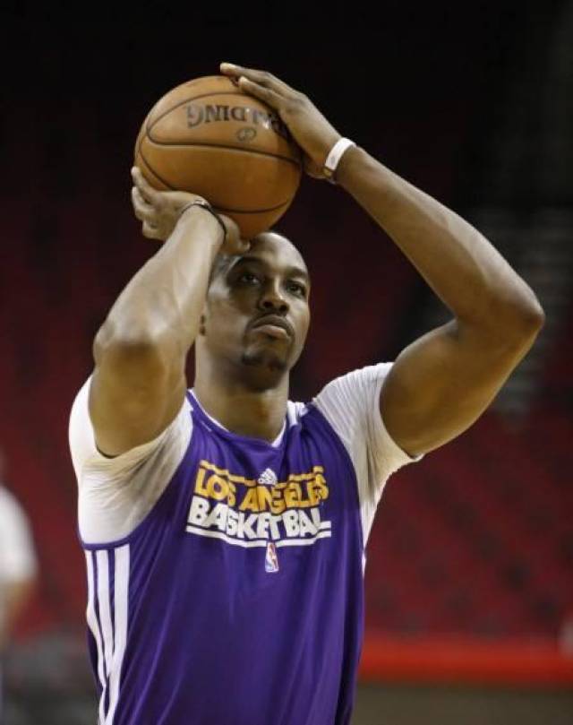 穆帅评价本菲卡13场不败，认为网坛3巨头之一本可以踢足球（穆里尼奥谈本菲卡13场不败：网坛三巨头之一具备踢足球的实力）